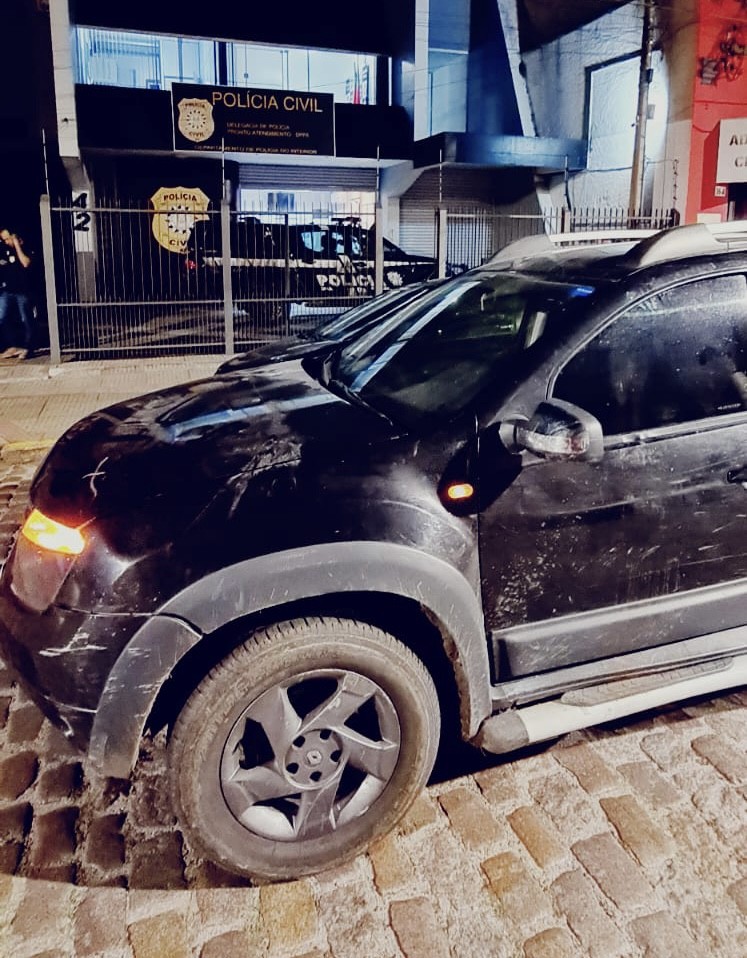 Polícia Civil recupera carro roubado usado para homicídios em Rio Grande 