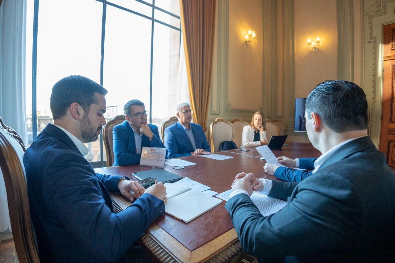 Prefeito Fábio Branco realiza reunião com Governador do Estado sobre termelétrica