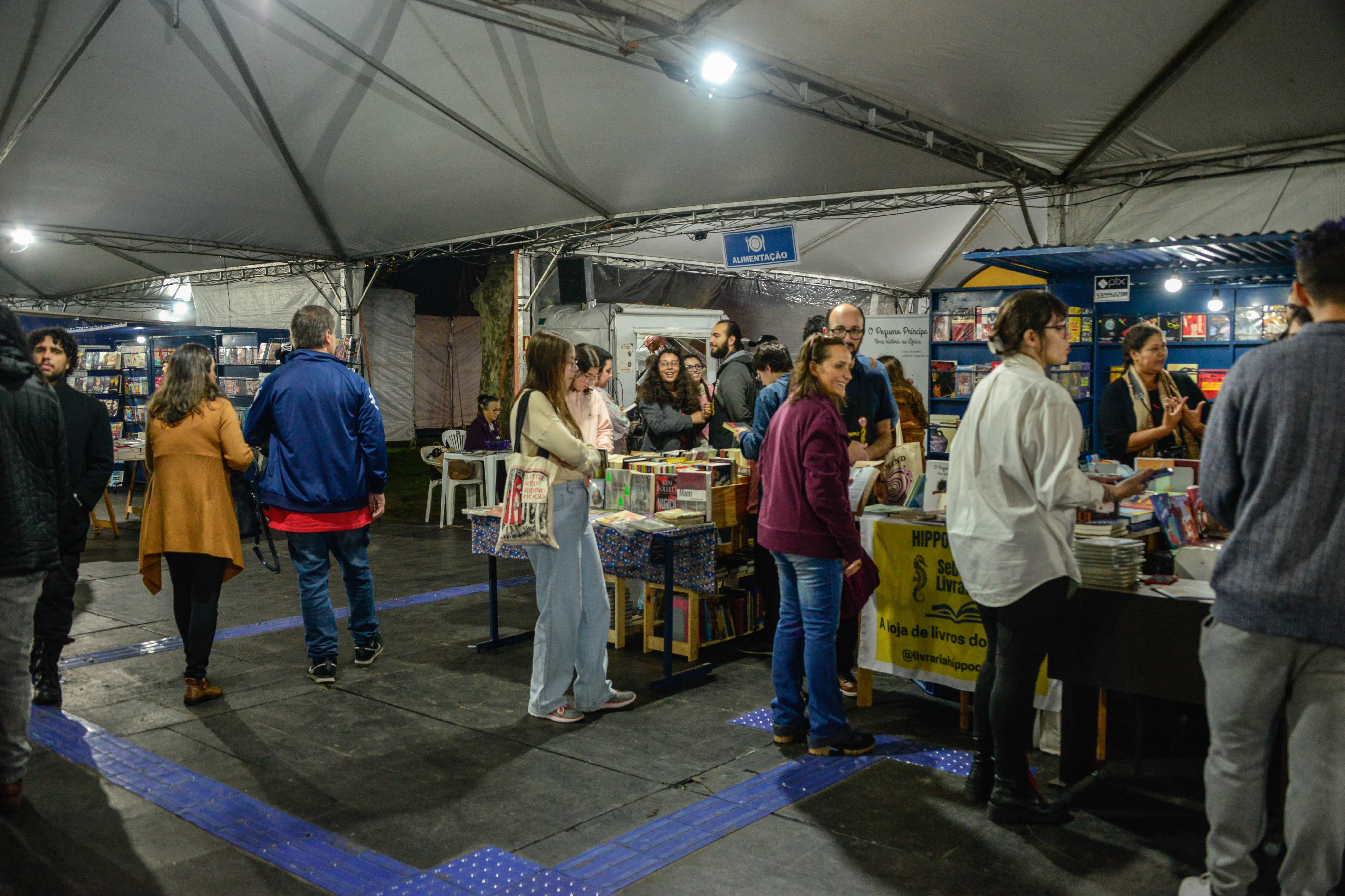 49ª Feira do Livro ocorre até domingo (28), no Balneário Cassino 