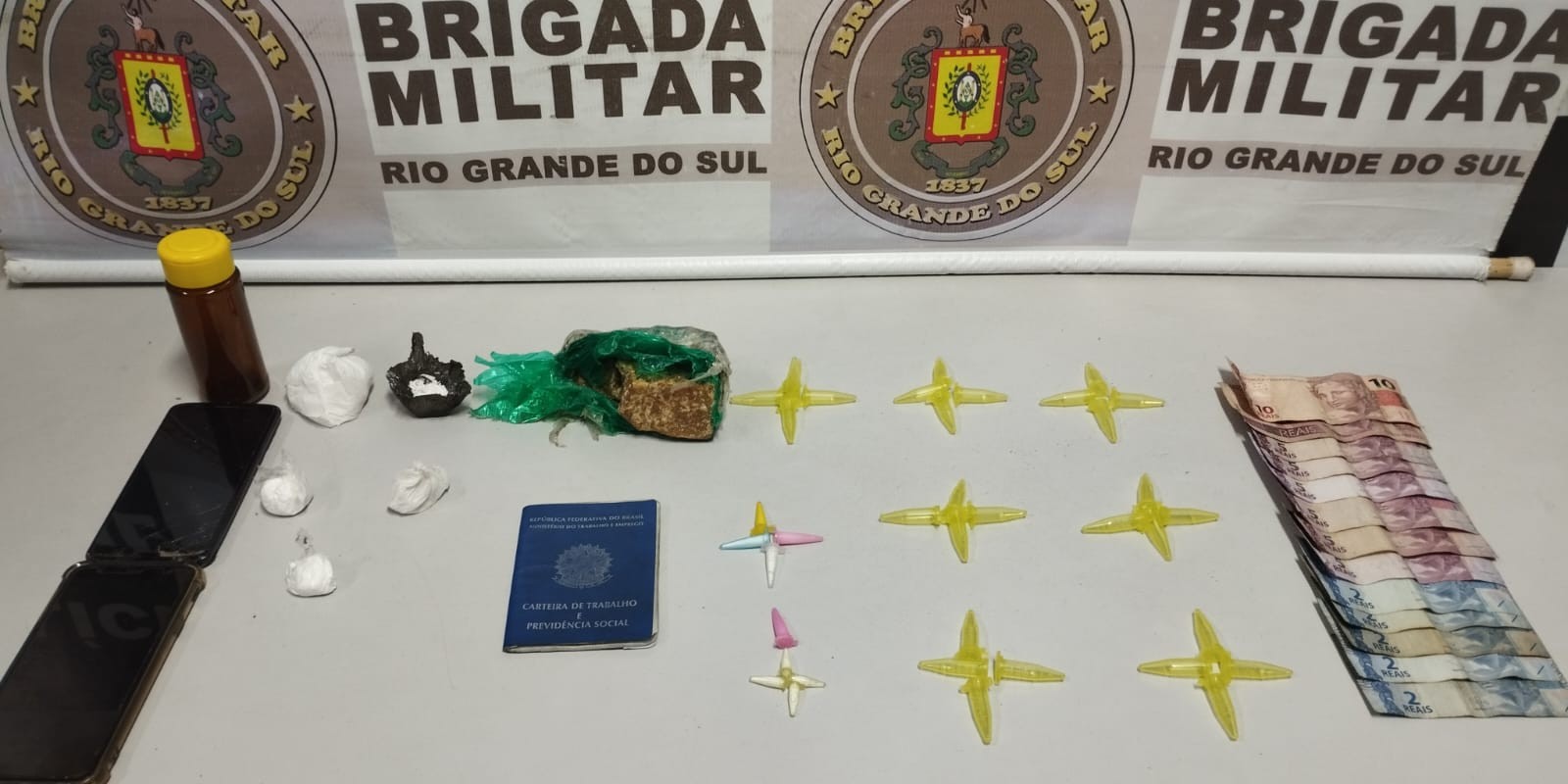 Brigada Militar realiza duas prisões por tráfico de drogas em Rio Grande