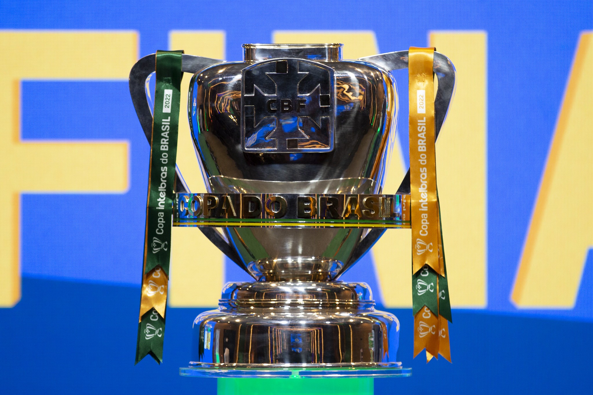 Grêmio se classifica no Mineirão e Internacional é eliminado nos pênaltis