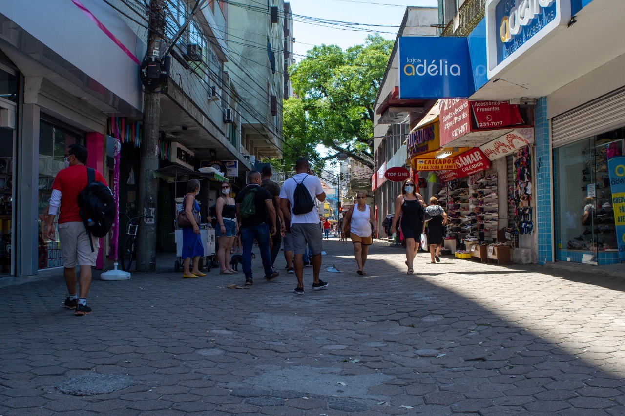 CDL espera bom movimento para Dia das Mães e reforça importância do consumo no comércio local