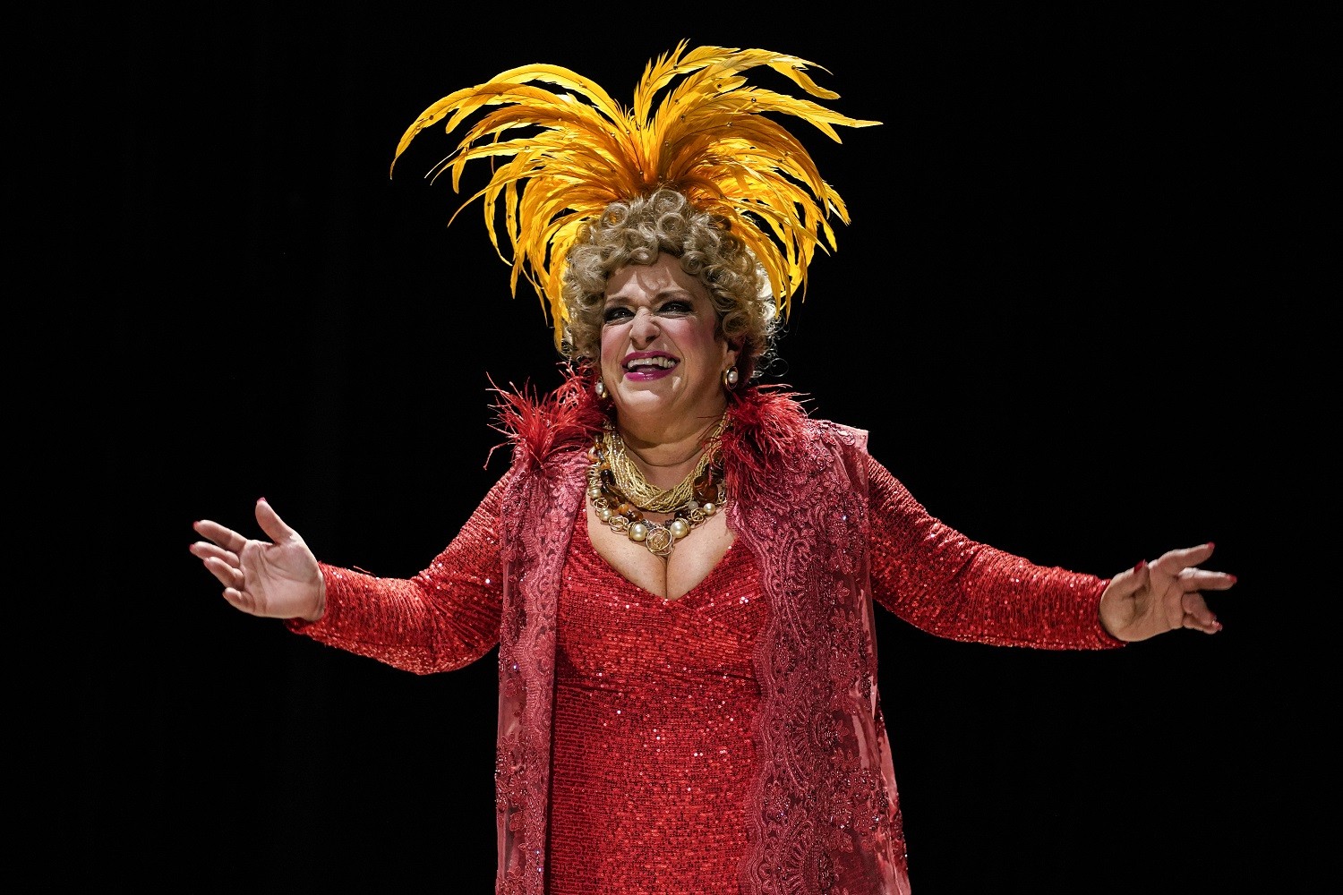 Com espetáculo Nasci pra ser Dercy, Grace Gianoukas faz shows no Teatro Municipal do Rio Grande na sexta, sábado e domingo