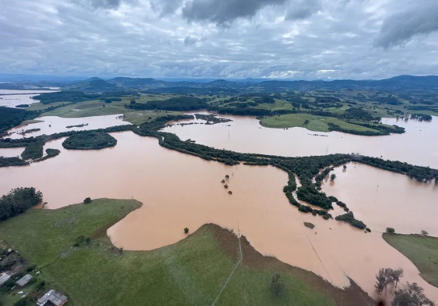Ciclone extratropical já causou 13 mortes e deixou milhares de desabrigados no Rio Grande do Sul