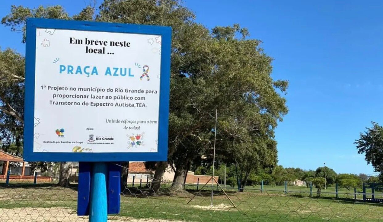 Praça Azul no Cassino recebe piso nos jardins sensoriais