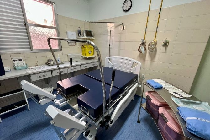 Santa Casa do Rio Grande adquire cama "Pré, Parto e Pós-Parto" com recursos da campanha "Troco Amigo" da Panvel