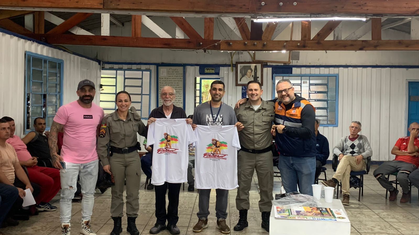6º BPM realiza palestra alusiva aos 25 anos do Proerd em comunidade terapêutica de RG