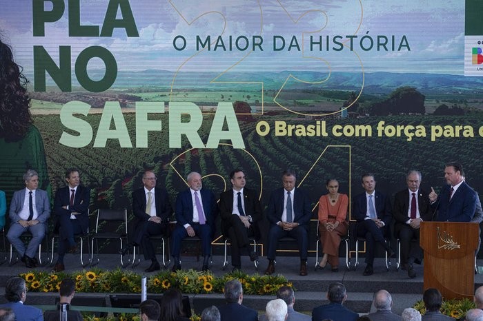 Plano Safra é lançado com previsão de R$ 364 bilhões para médios e grandes produtores