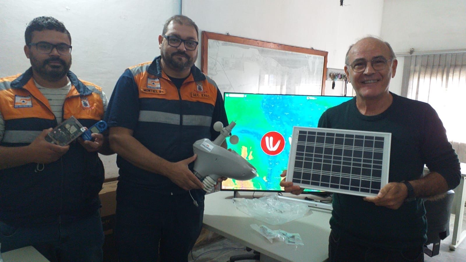 Defesa Civil recebe primeiros materiais da Sala de Situação de Emergência