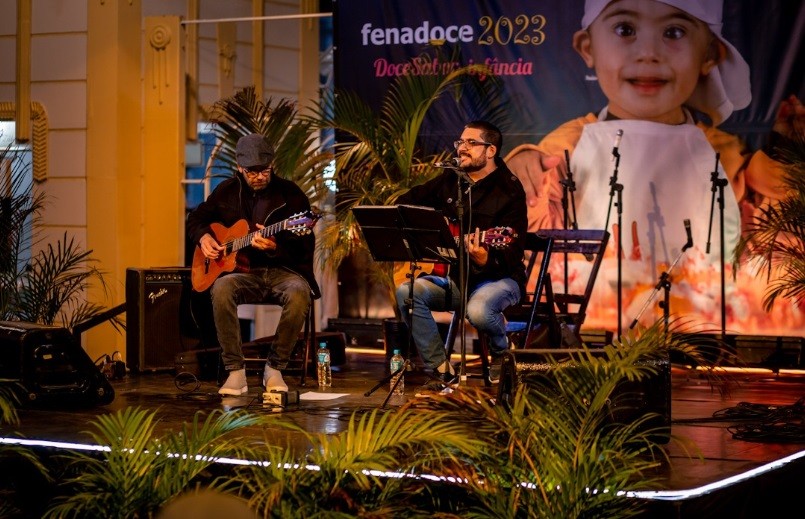 Programação romântica é destaque nos palcos da 29ª Fenadoce nesta segunda-feira (12)
