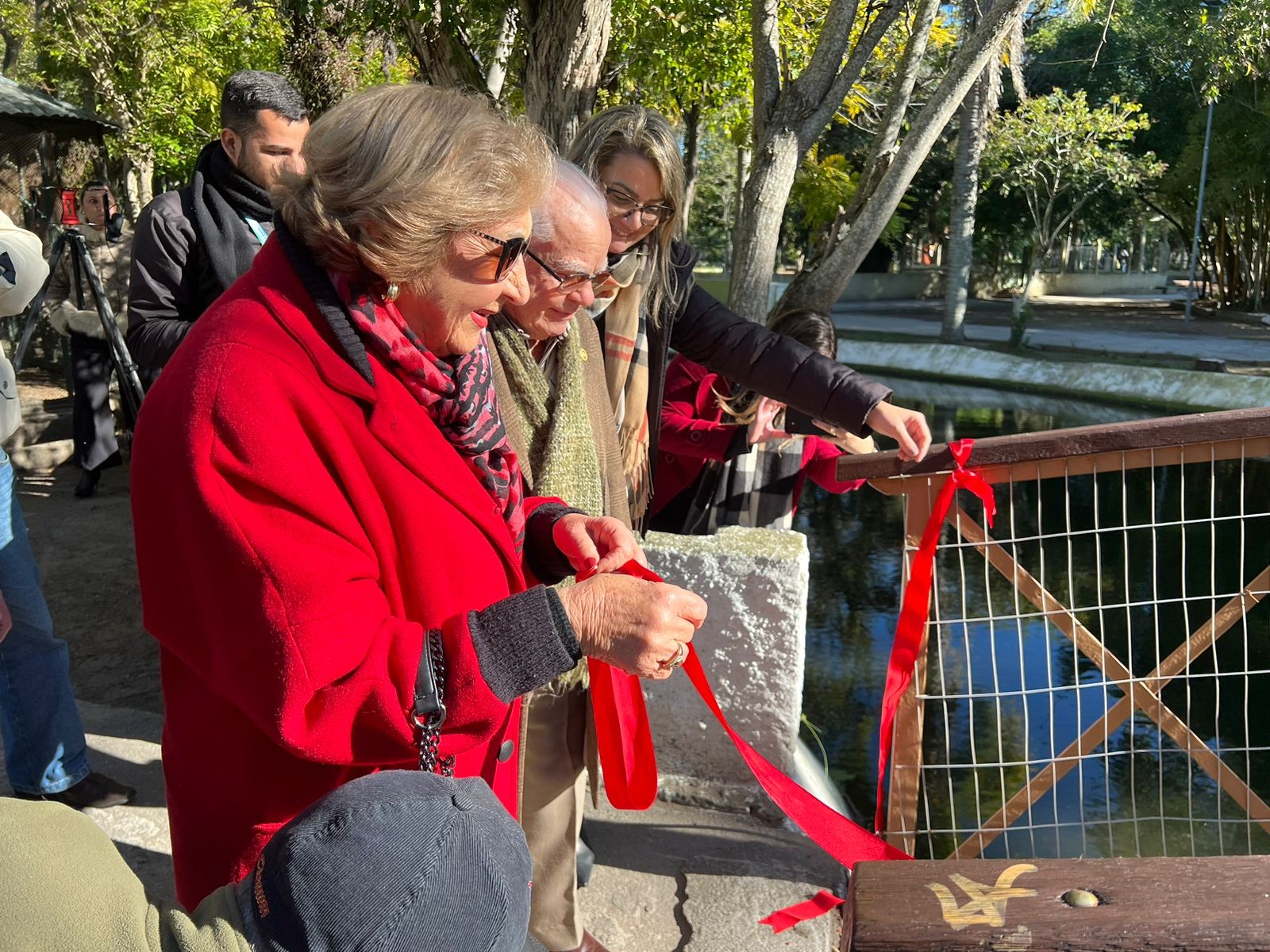 Ponte do Amor Eterno: atração foi inaugurada na Praça Tamandaré nesta segunda-feira (12)