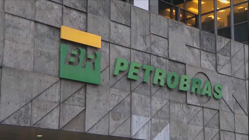 Petrobras reduz preço da gasolina vendida às distribuidoras