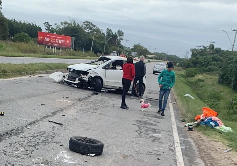 URGENTE: Homem fica ferido ao capotar veículo na ERS-734, em Rio Grande