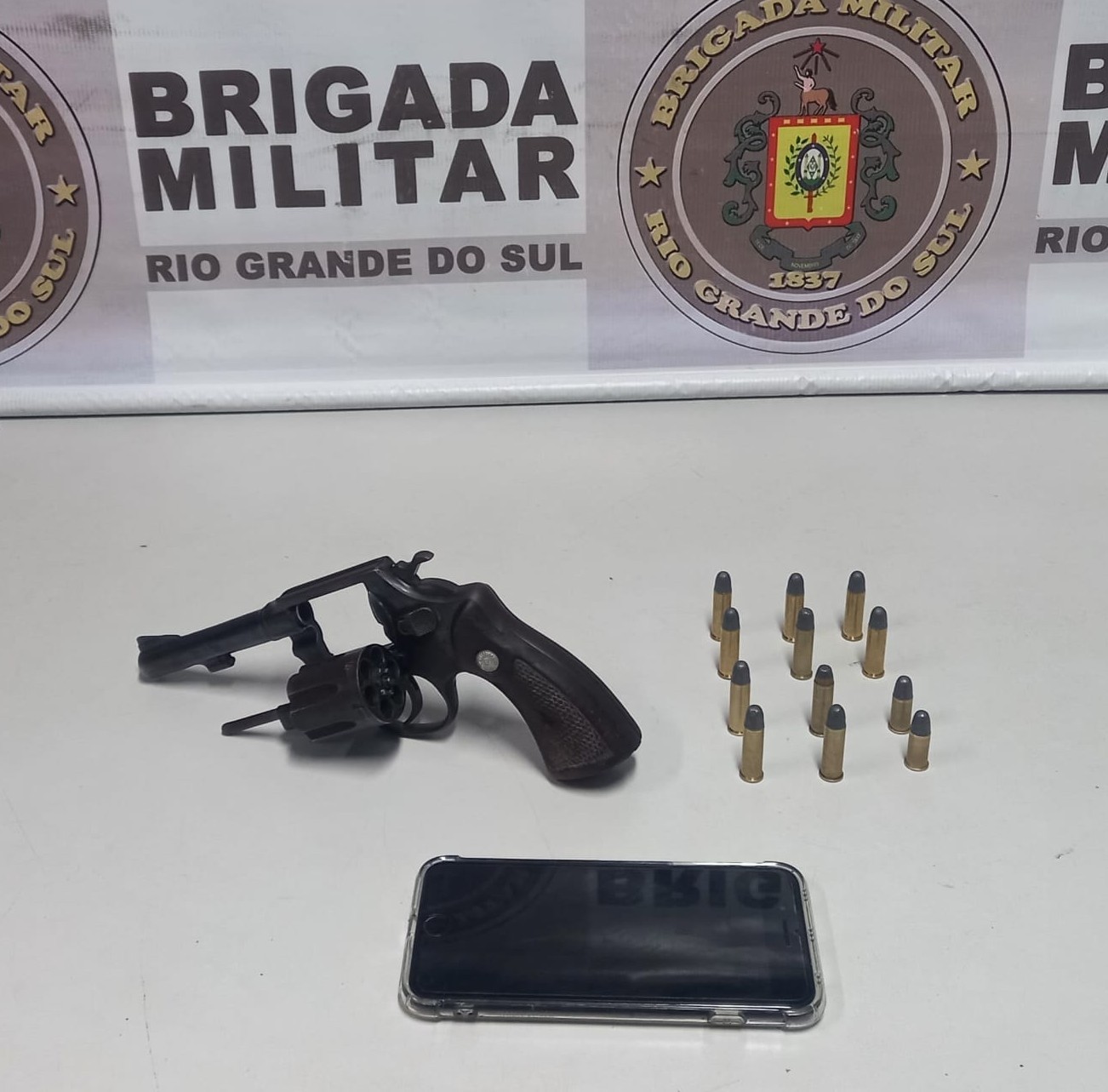 Homem é preso por porte ilegal de arma em Rio Grande