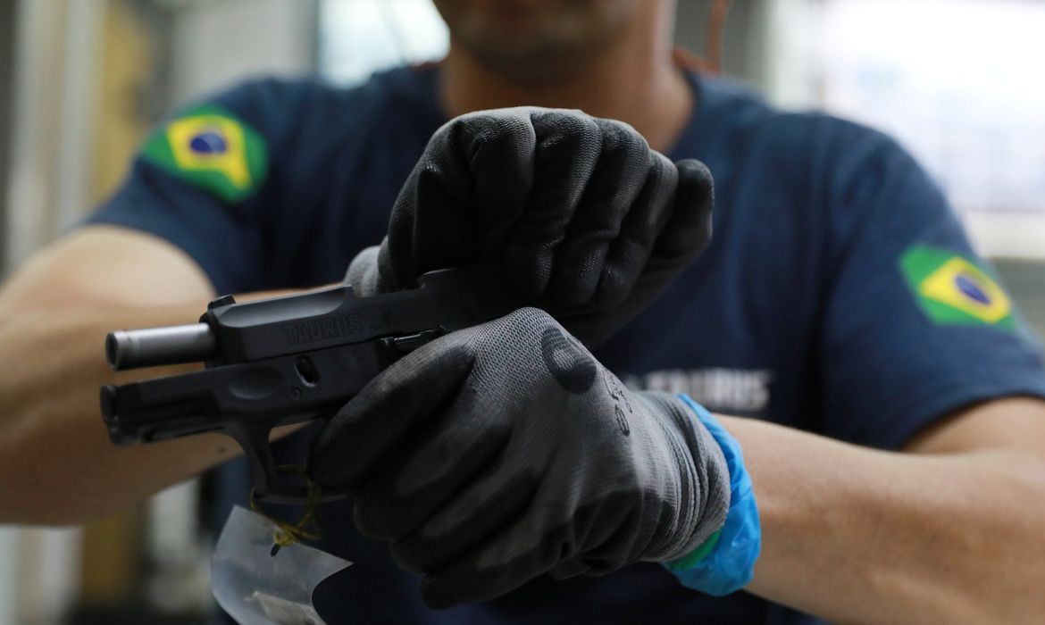 Editado decreto que restringe o acesso de civis a armas e munições