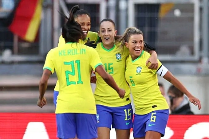 Brasil estreia com goleada na Copa do Mundo Feminina 