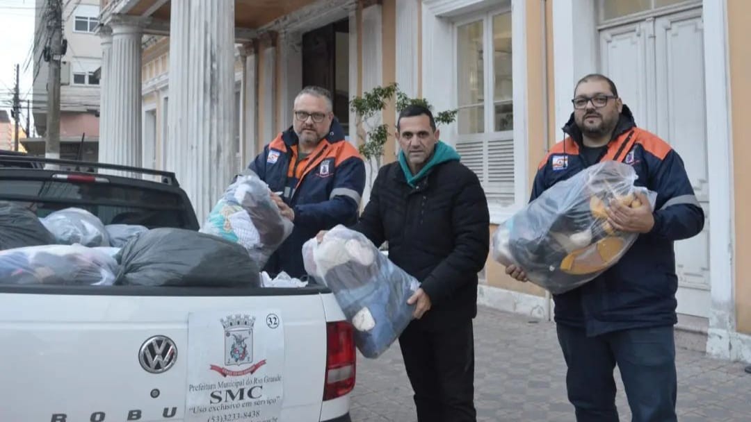 Solidariedade além das fronteiras: Rio Grande recebe doação de agasalhos e calçados de Pedro Osório