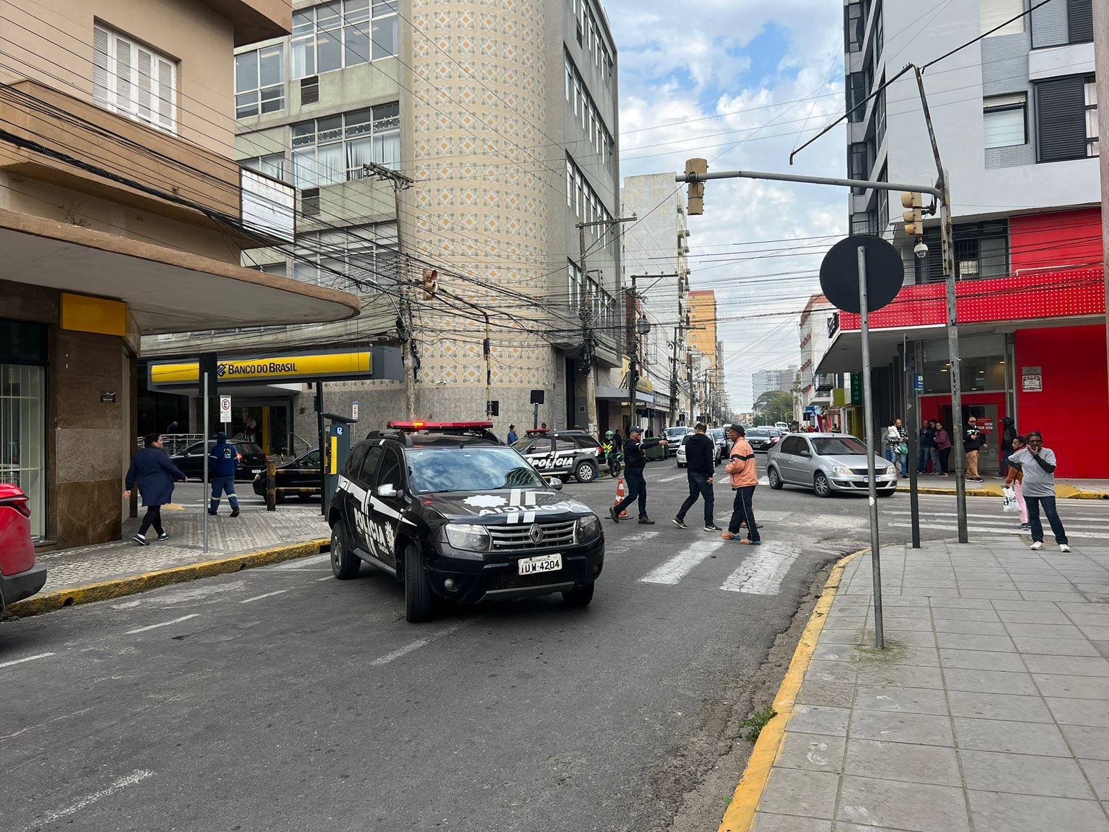 Estabelecimentos de Rio Grande são interditados em operação de combate a golpes contra idosos