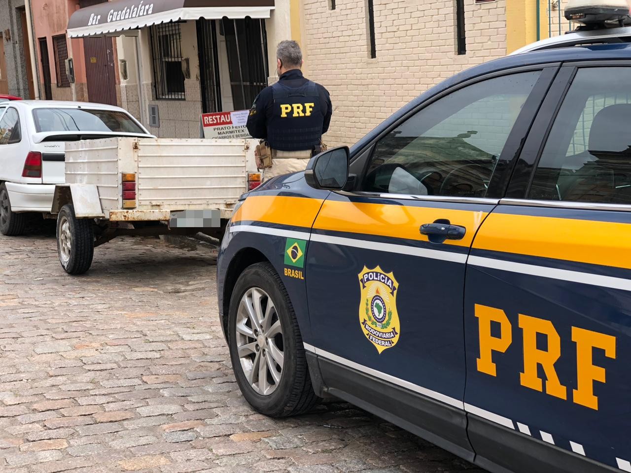 PRF prende homem com placa adulterada em Rio Grande