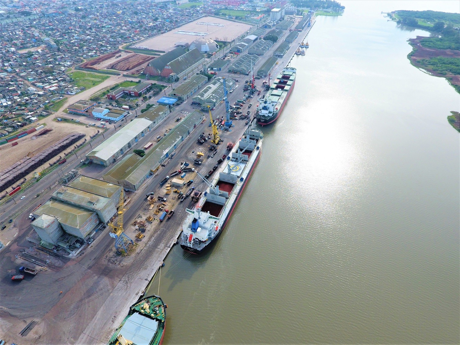 Por conta do ciclone, Porto do Rio Grande fecha operação e Marinha fecha entrada e saída de navios na Barra 