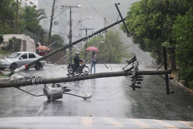Mais de 50 mil pessoas seguem sem energia elétrica em Rio Grande