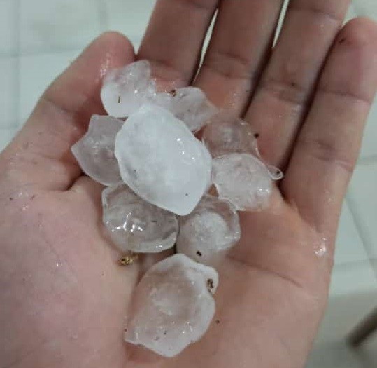 Cerca de 40 famílias já solicitaram telhas à Defesa Civil após chuva de granizo