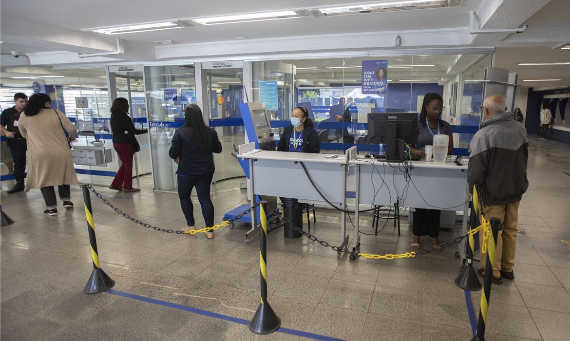 Beneficiários do Bolsa Família com NIS de final 6 já podem receber o auxílio 