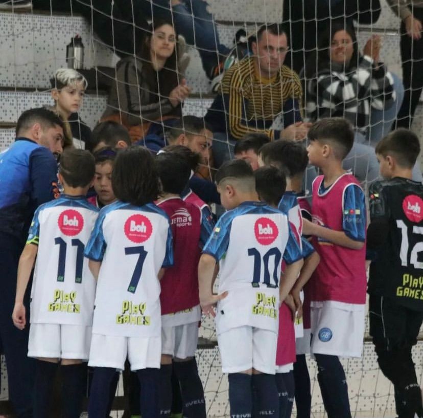Meninos do Grêmio Ball contam com o apoio da torcida no domingo (27)