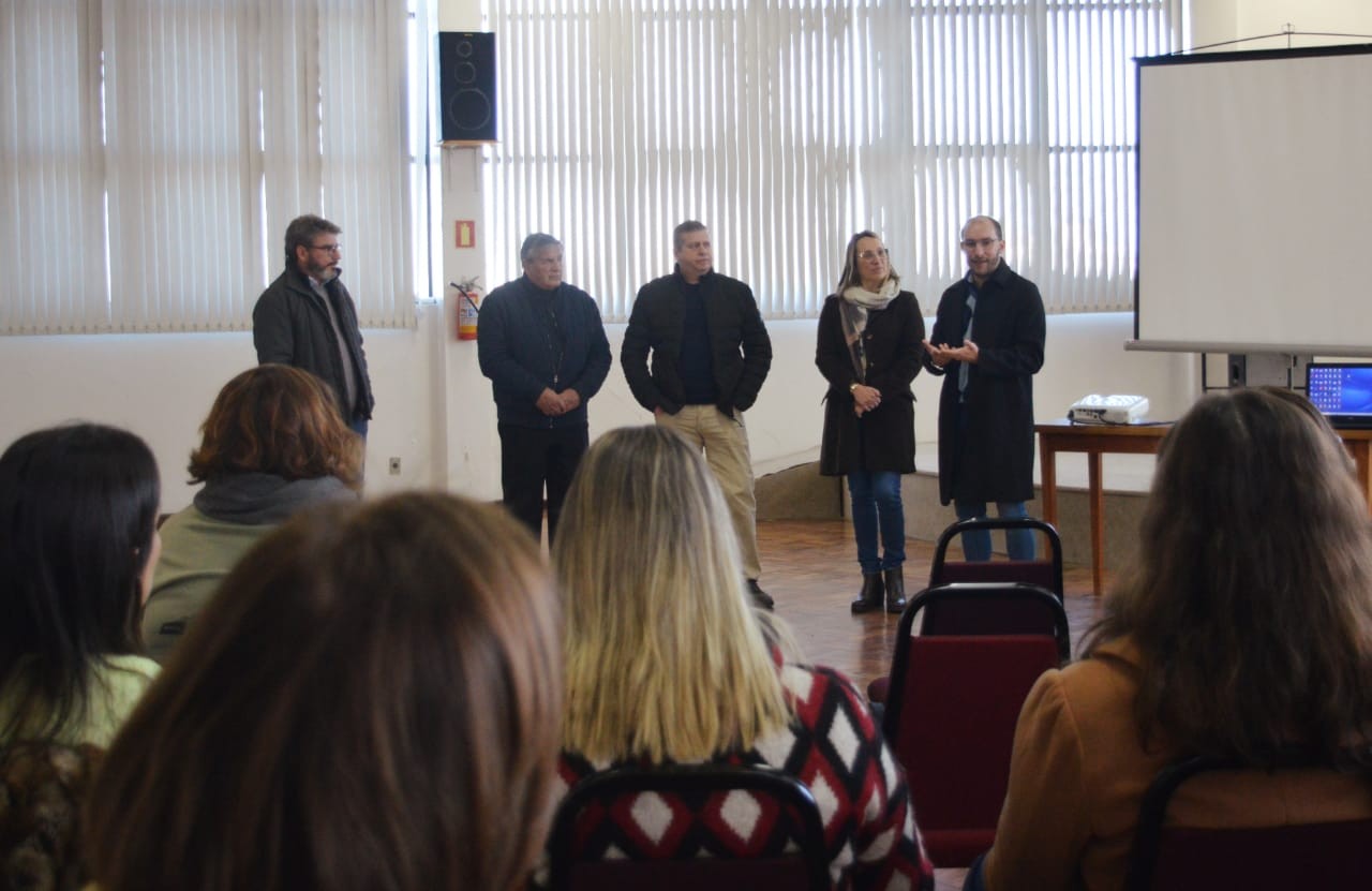 Prefeitura do Rio Grande apresenta projeto-piloto do "Rede Família Rio-grandina" para combater vulnerabilidade social