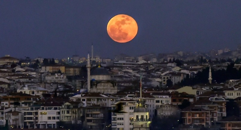 Superlua Azul poderá ser vista no céu nesta quarta-feira (30)