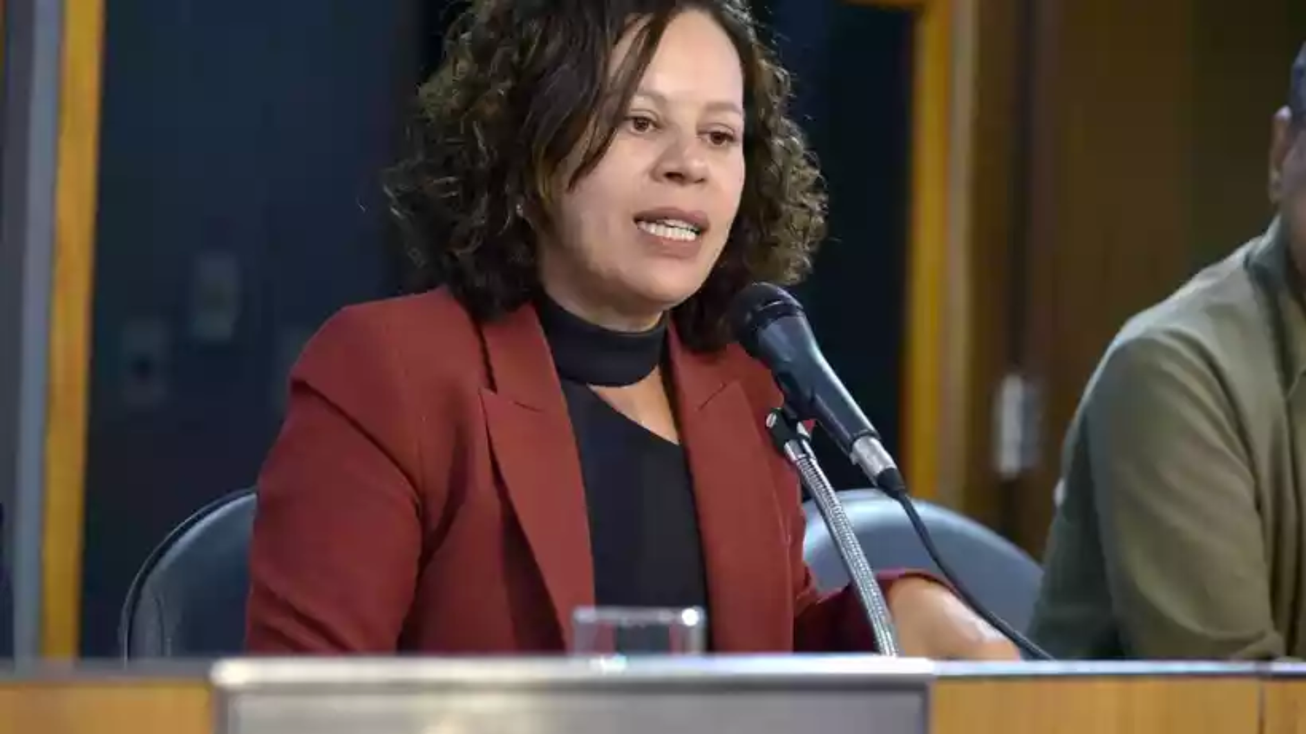 Primeira ministra negra do TSE assume cargo nesta terça