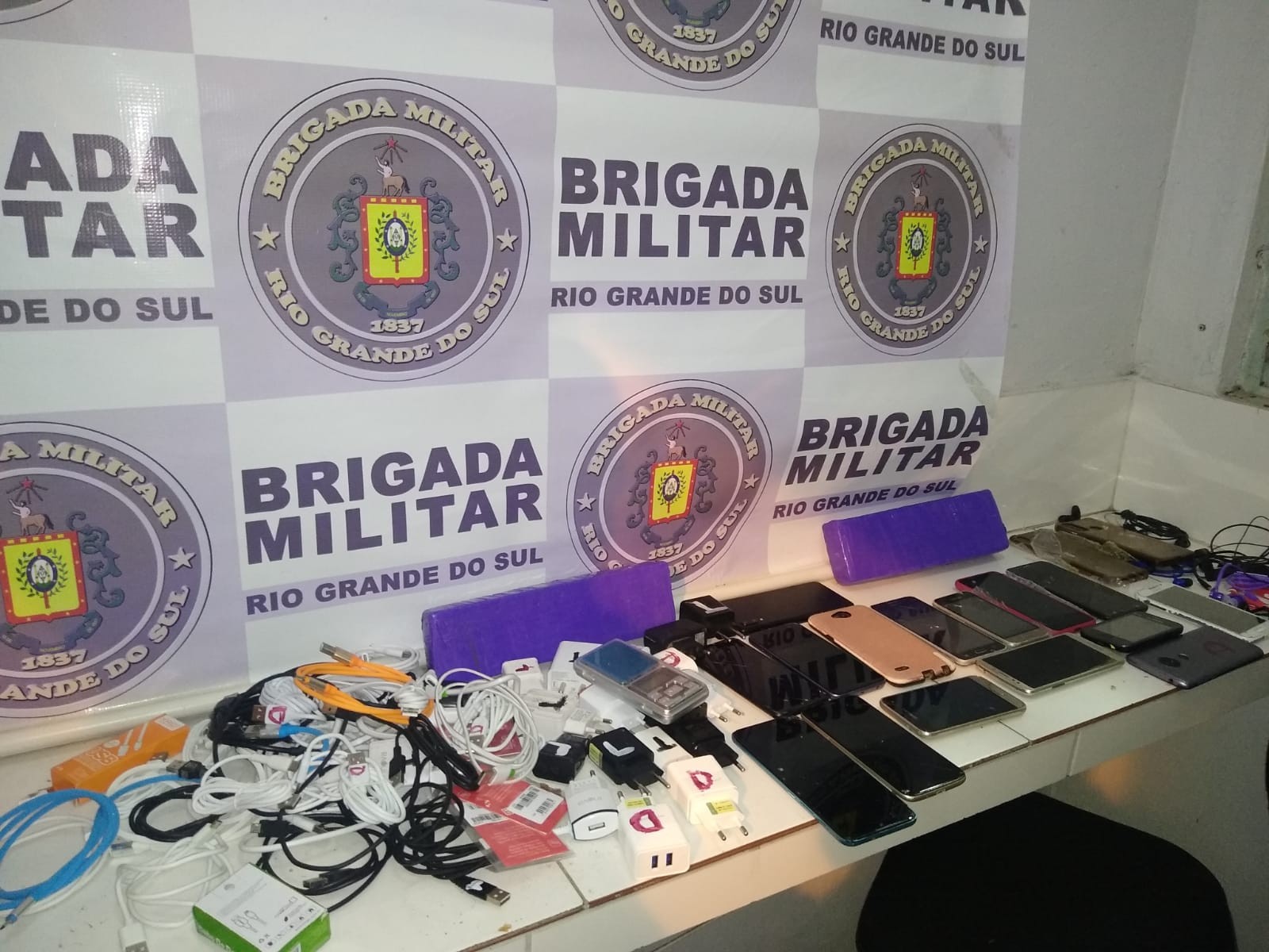 Brigada Militar apreende drogas e celulares na Penitenciária de Rio Grande