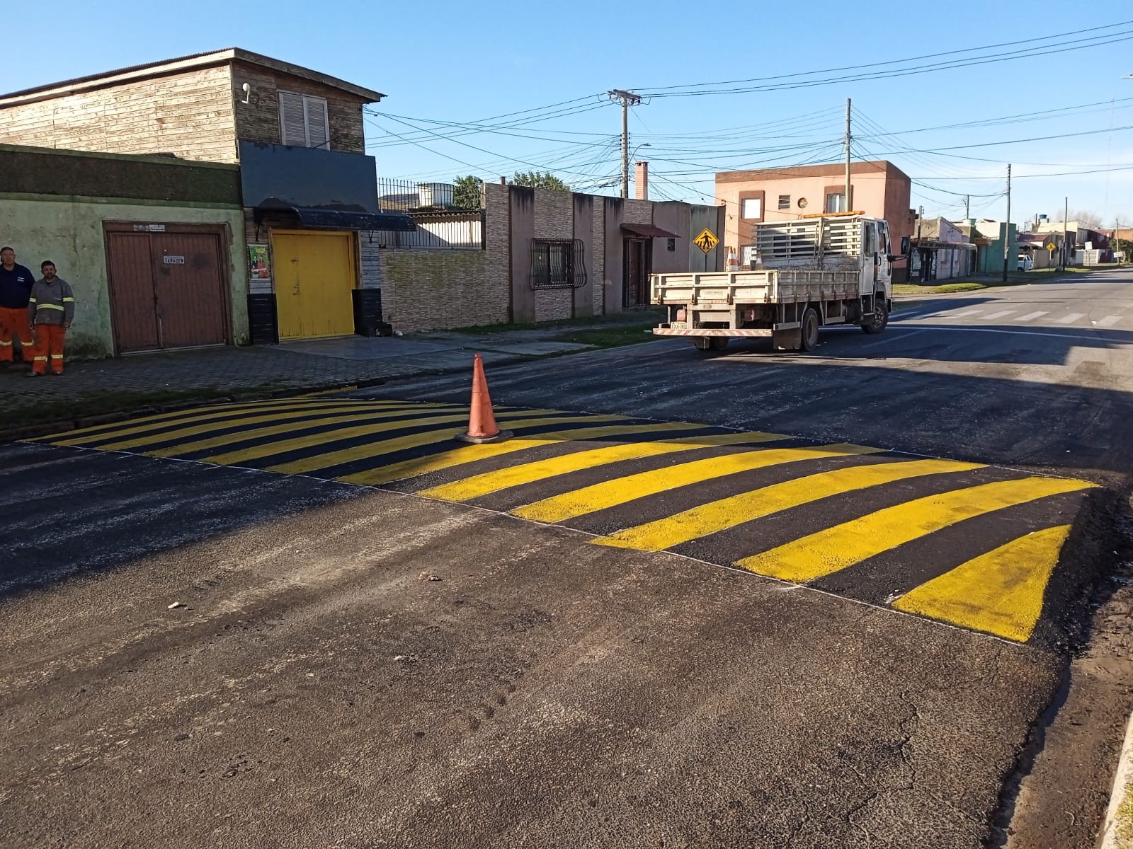 Lombada na Dom Bosco é concluída; novo redutor de velocidade será construído na cidade nesta manhã (16) 