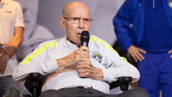 Ídolo da Seleção Brasileira, Zagallo é internado no Rio de Janeiro 