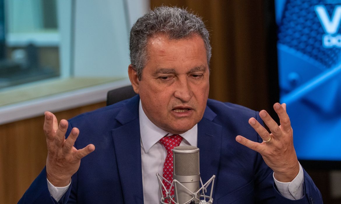 Ministro da Casa Civil afirma que apagão nacional ocorreu devido a "erro técnico" 