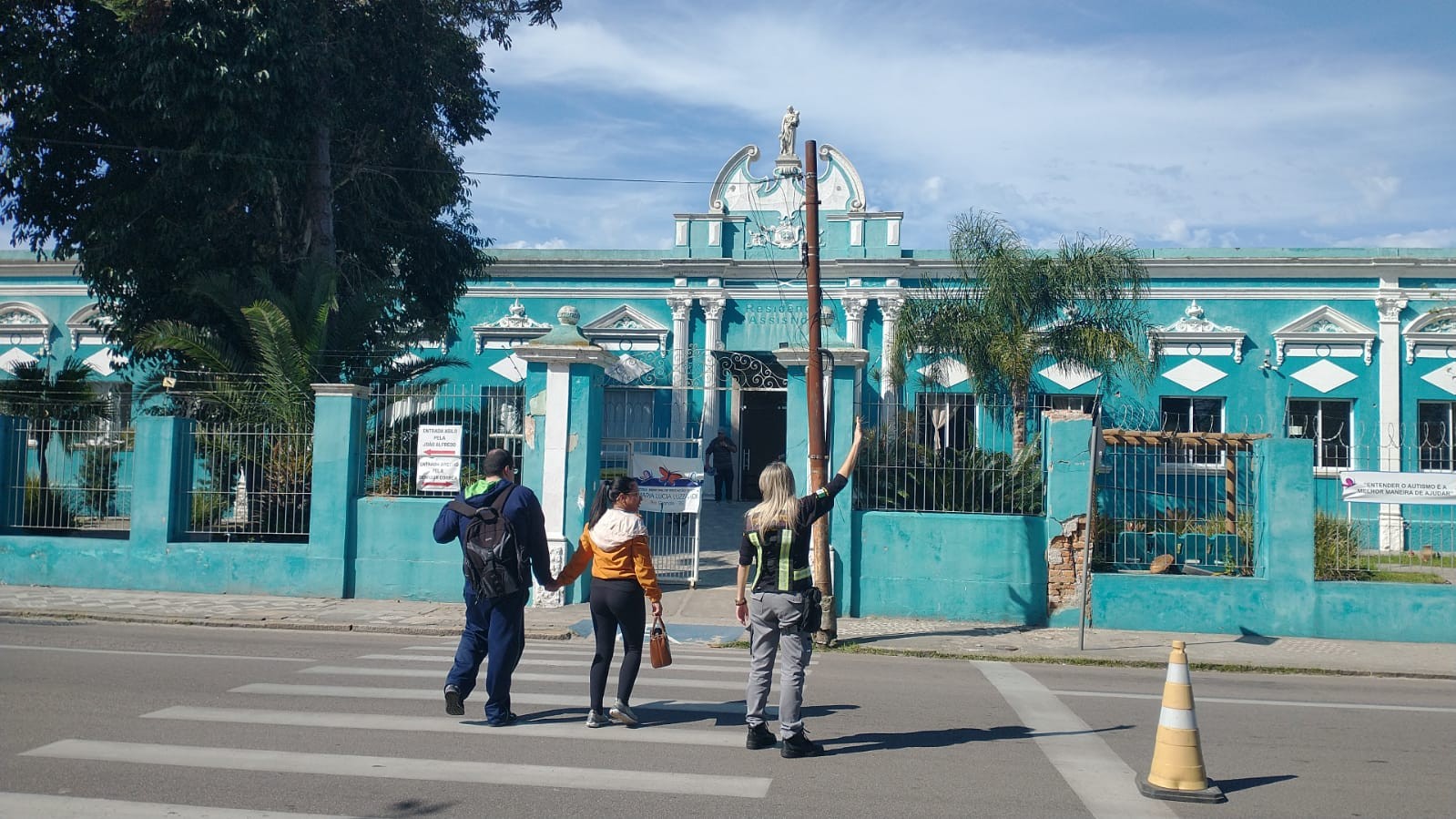 Fiscalização pede atenção redobrada à faixa de pedestres em frente ao Asylo