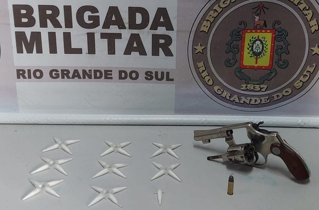BM apreende menores de idade por porte ilegal de arma e tráfico no bairro Hidráulica