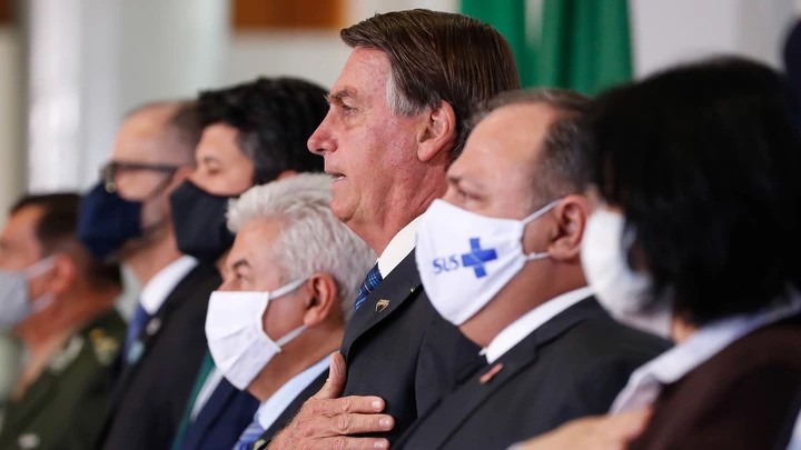 Bolsonaro é indiciado pela PF por suspeita de falsificação de certificado de vacinação