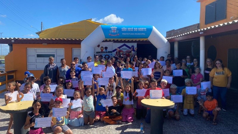 Projeto Pegando Onda de São José do Norte forma 59 crianças e jovens
