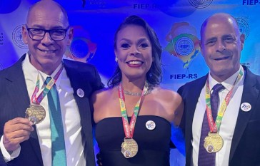 Rio-grandinos recebem honraria por destaque no esporte do RS
