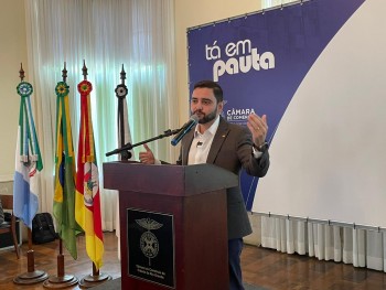 Vice-governador Gabriel Souza apresenta projetos para cidade do Rio Grande no Tá em Pauta