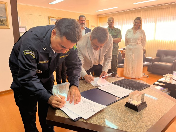 Prefeitura firma parceria com Fuzileiros Navais para implementação do Programa Forças no Esporte