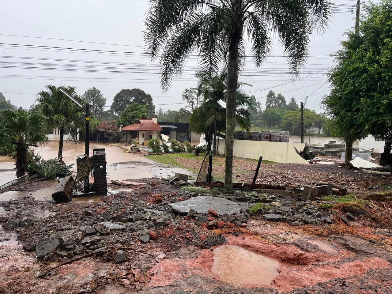Aumenta para 29 o número de mortos pelas enchentes no RS