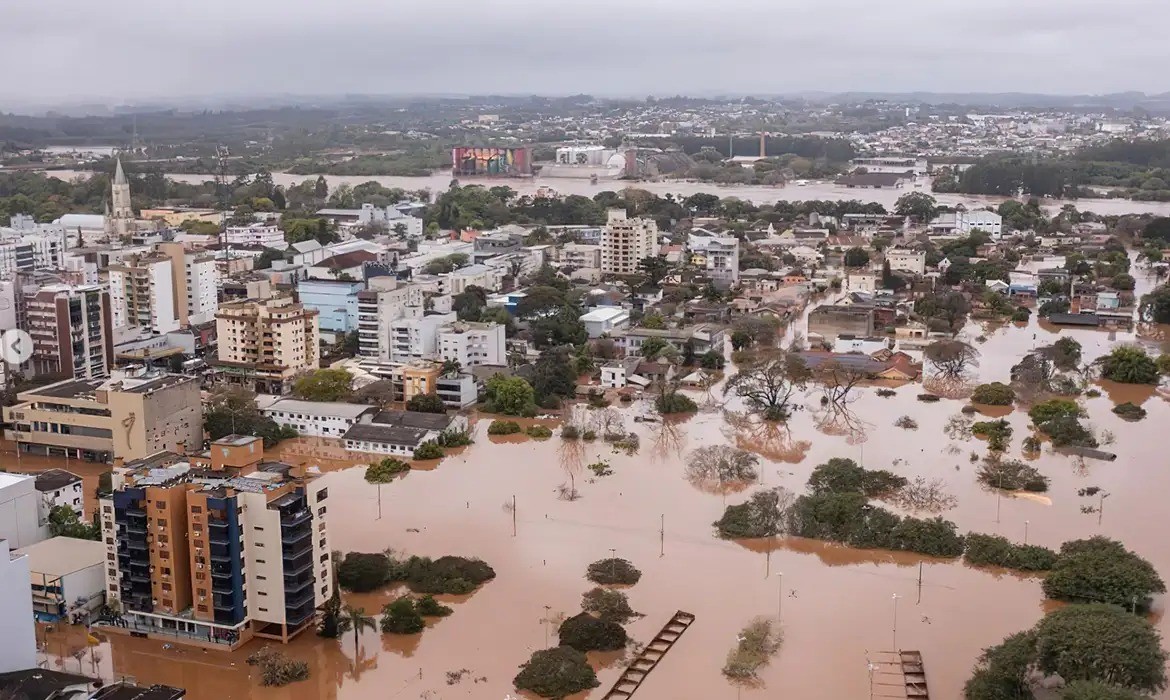 Defesa Civil confirma ao menos 75 mortes por chuvas no RS