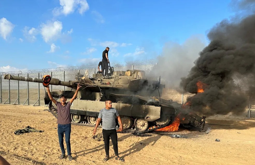 Israel declara guerra após ataque do Hamas; já são centenas de mortos e um brasileiro ferido