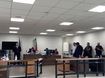 Tribunal do Júri condena homem a mais de 29 anos de prisão por feminicídio ocorrido em 2021, no Balneário Cassino