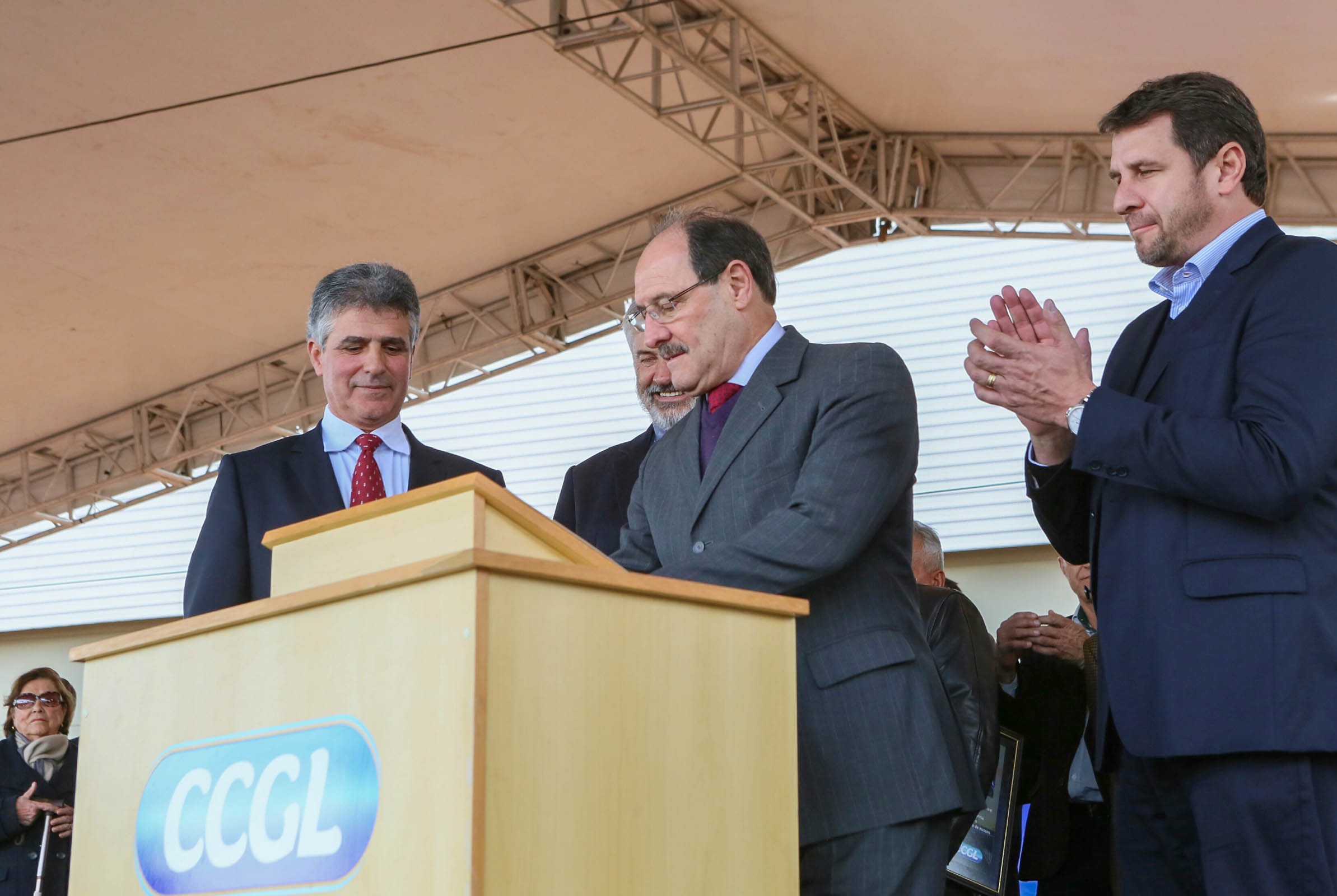 CCGL inaugura unidade que vai gerar mais de 5 mil empregos diretos e ...